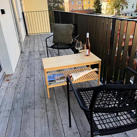 Carl Von Limone Apartment